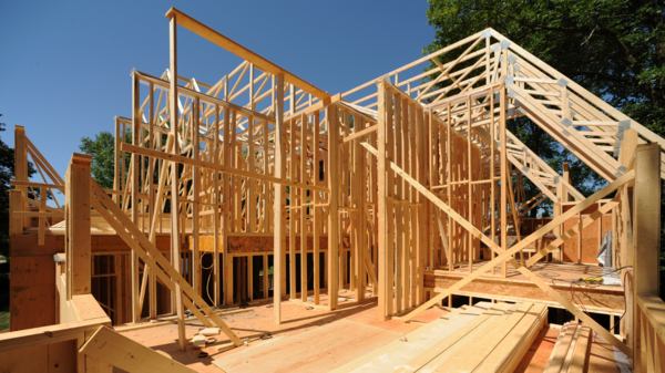 Holzbaugerüst als Grundlage für ein Haus